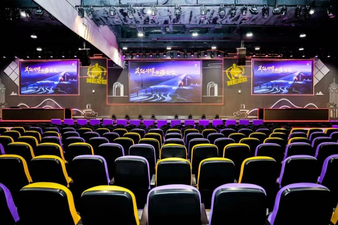 赞美和钦佩 赞美和钦佩