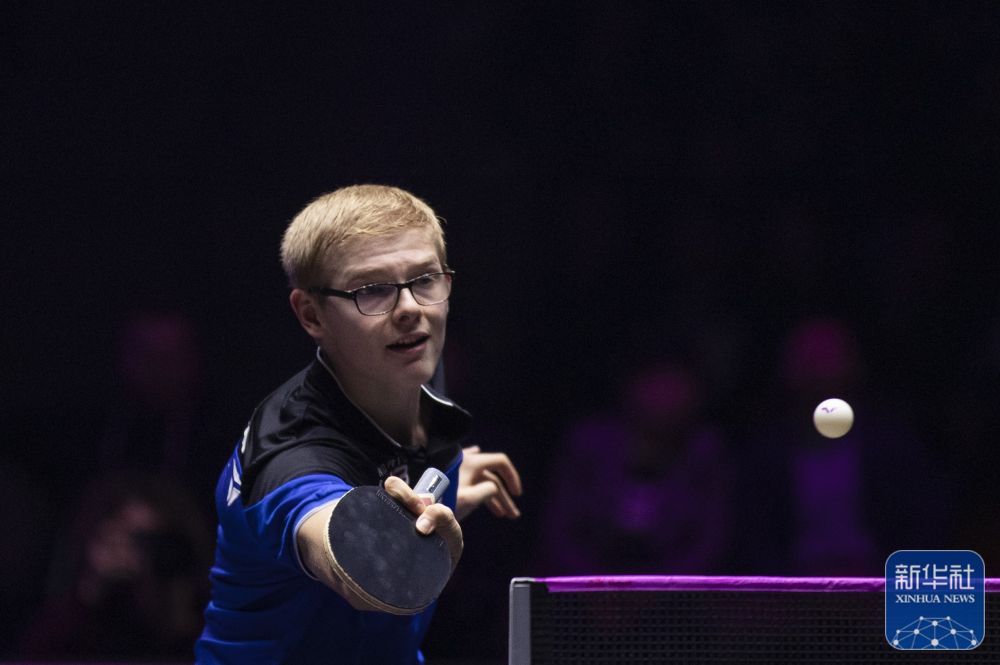 费尔南德斯 费尔南德斯