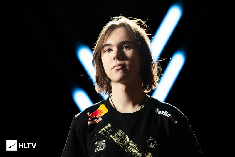 被安置在左 被安置在左