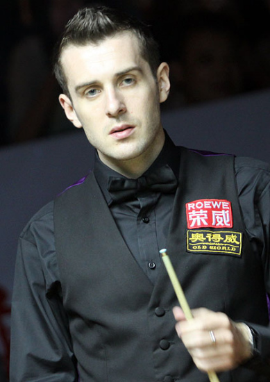 他就利用身 他就利用身