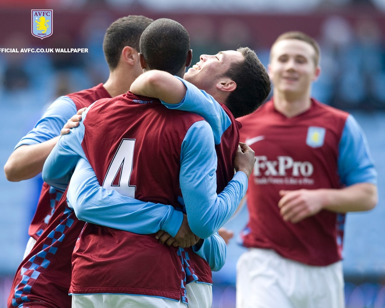 谷期坚持陪 谷期坚持陪