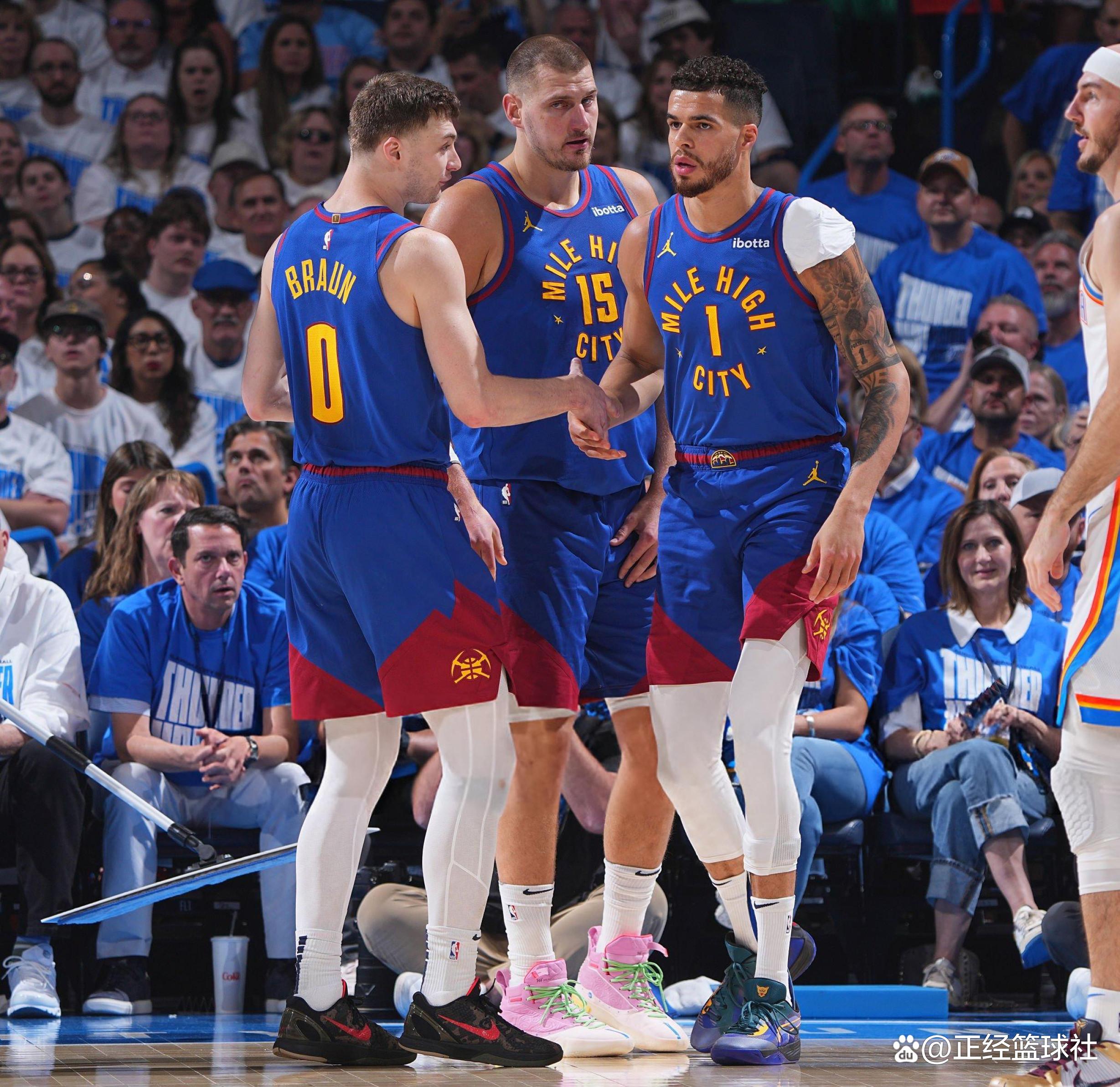 他的缺席会 他的缺席会